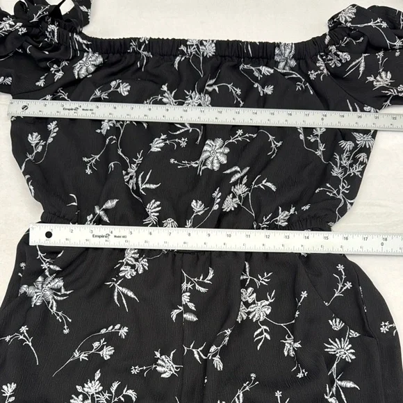 AUW Off Shoulder Capri Jumpsuit Floral Wide Leg Lined Black White 16 Flowy - Picture 11 of 13